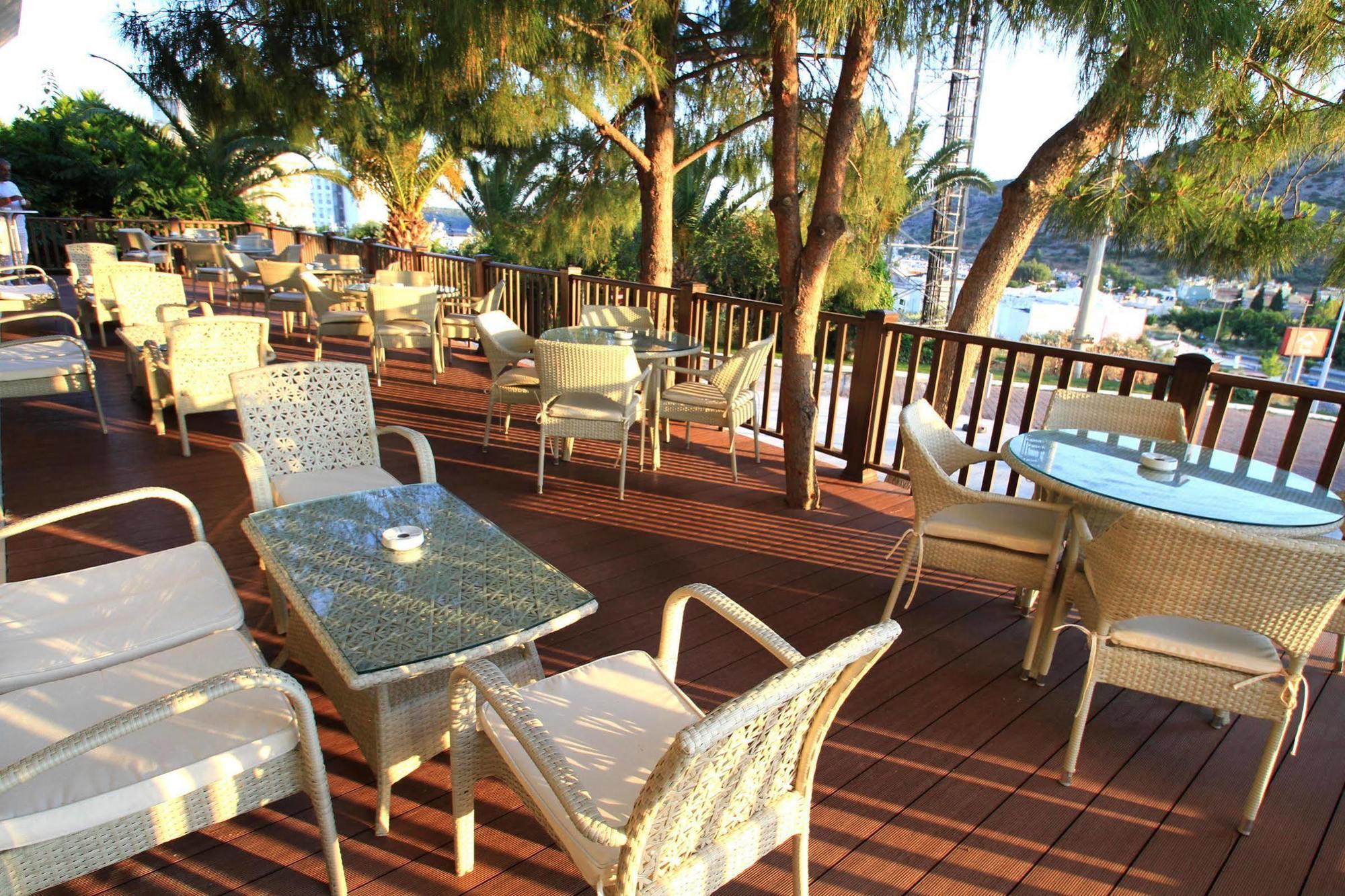 Vista Hill Hotel 4*