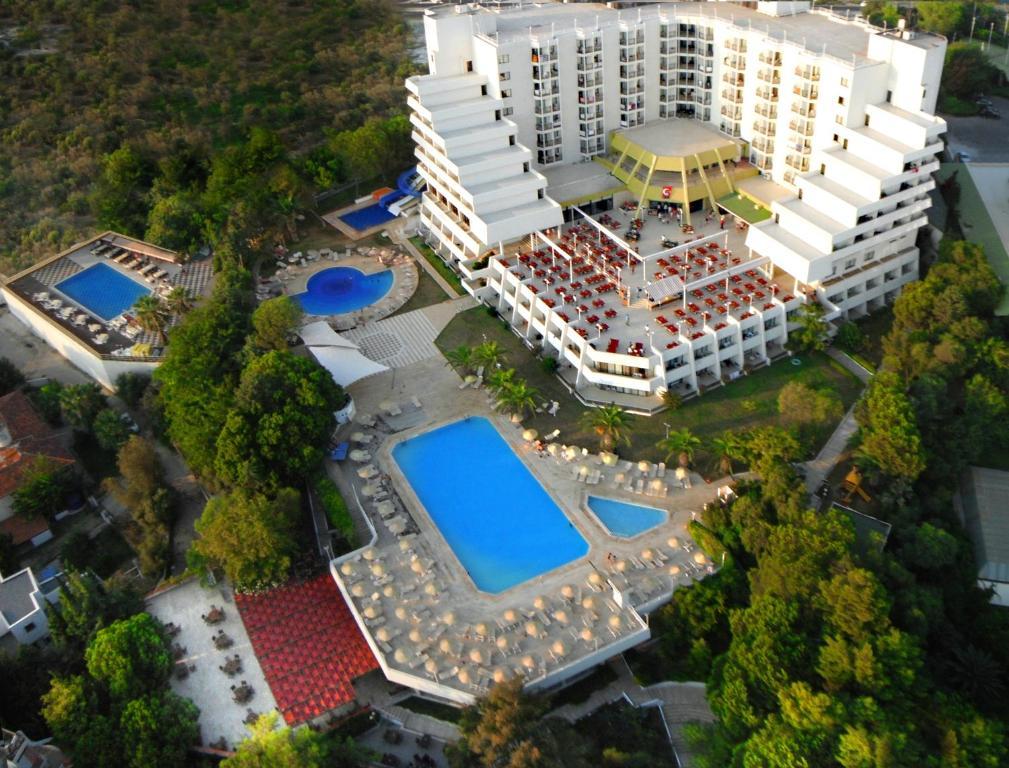 Vista Hill Hotel 4*