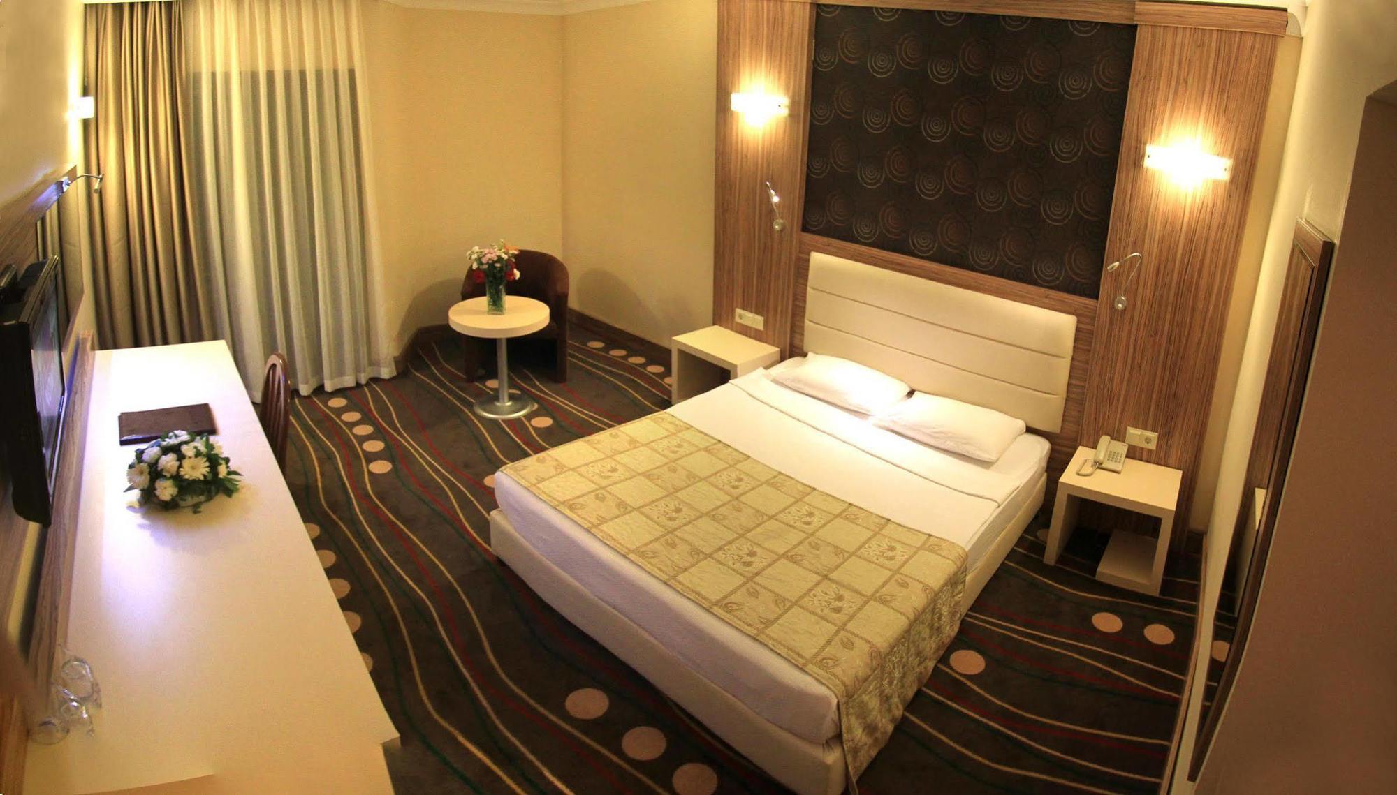Vista Hill Hotel 4*